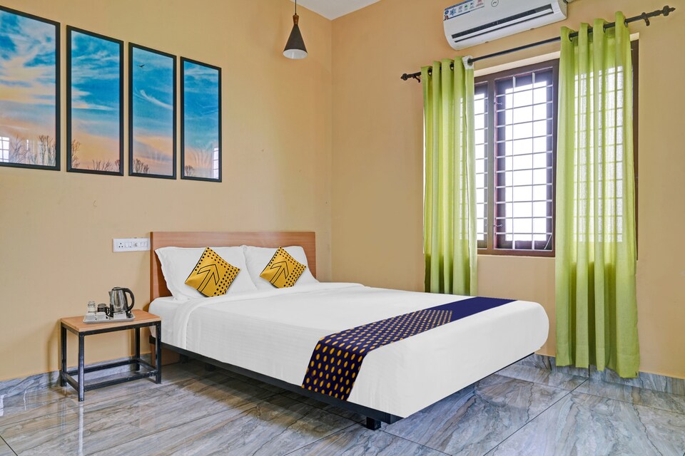 SPOT ON D Royal Souparnika, Edapally Kochi, Kochi