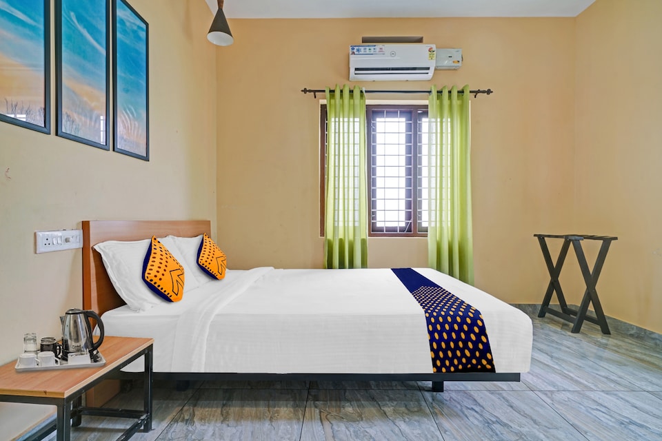 SPOT ON D Royal Souparnika, Edapally Kochi, Kochi