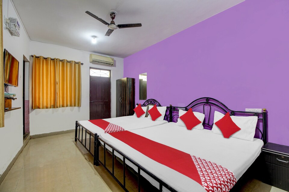 Flagship New Galaxy Guest House Near Calangute Beach, Calangute Goa, Goa