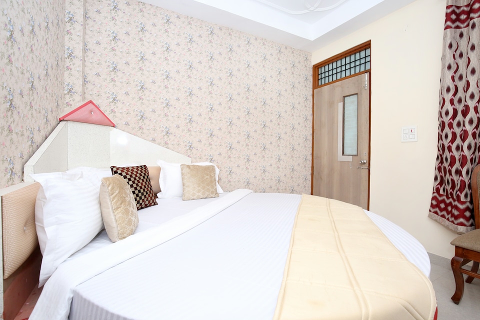 OYO Hotel Red House, Railway Station Chandigarh, Chandigarh