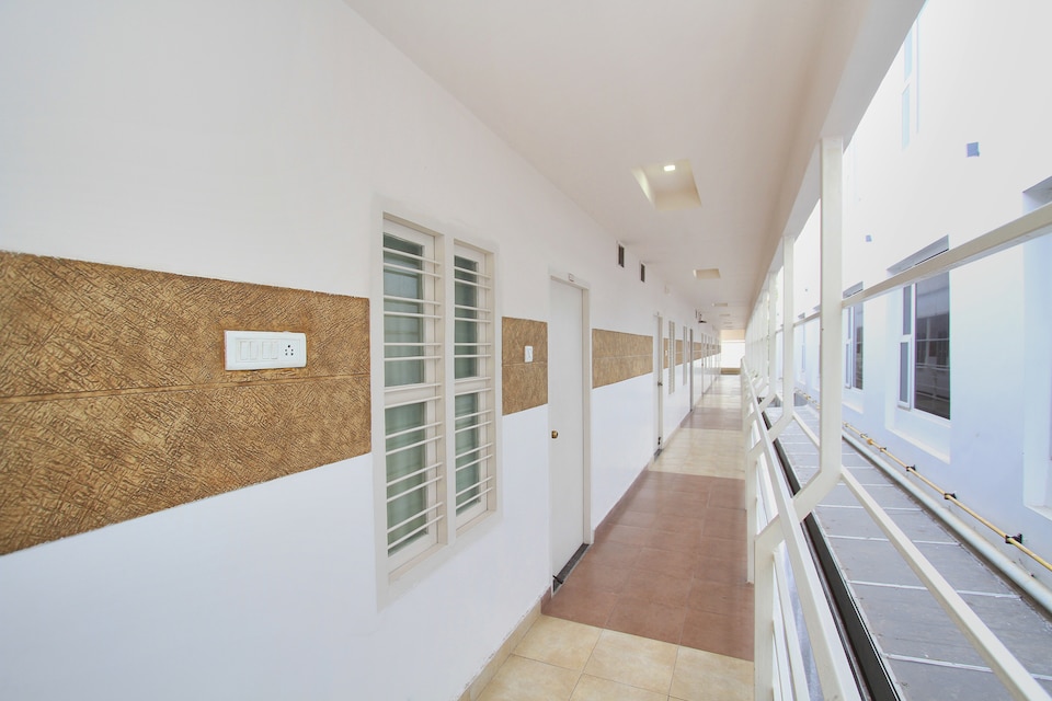 OYO 12746 Hotel Sapthagiri Nest, Gandhipuram Coimbatore, Coimbatore