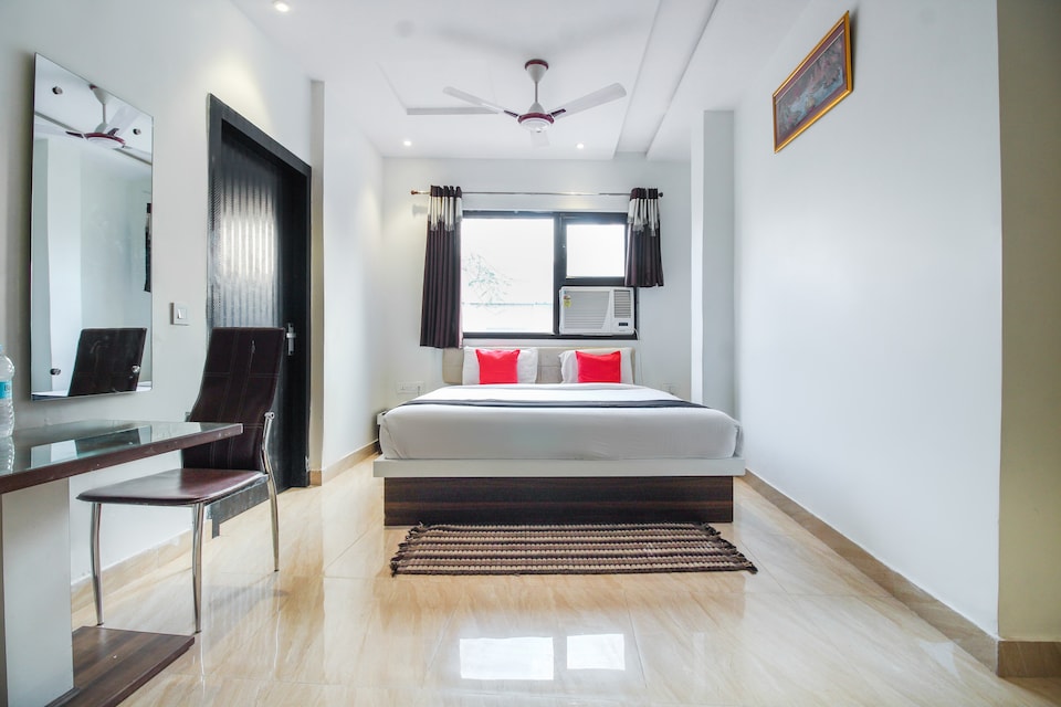 Hotel O The Jalsa, Fatehabad Road, Agra