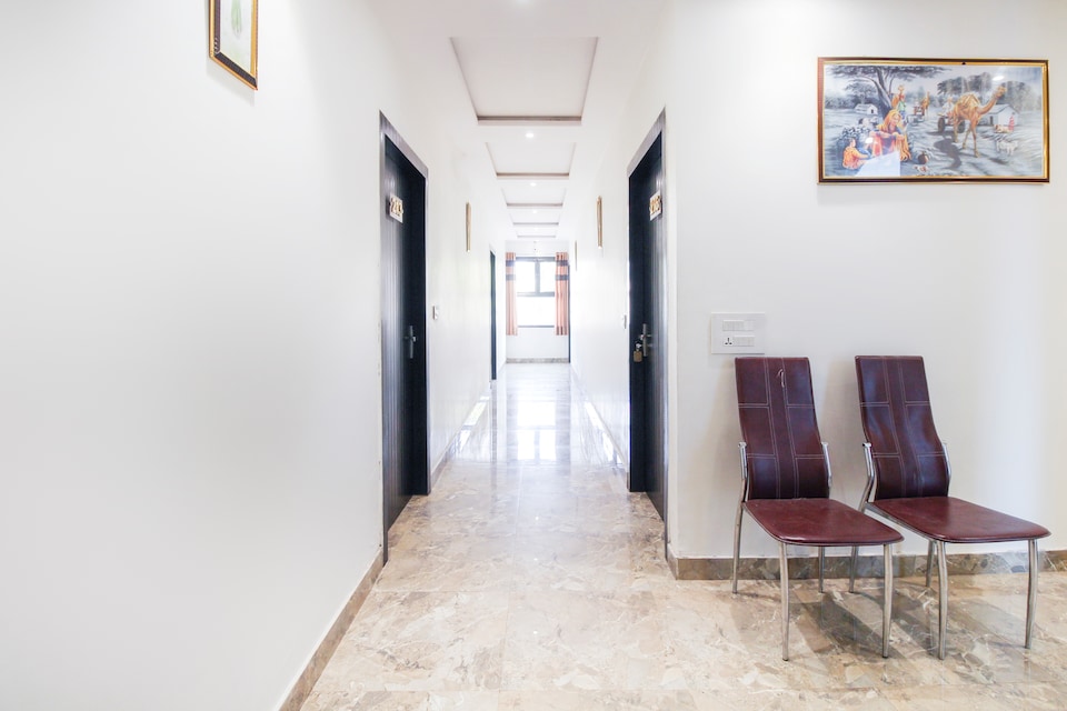 Hotel O Jalsa, Fatehabad Road, Agra