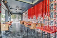 OYO 807067 Queen’s Café & Hotel