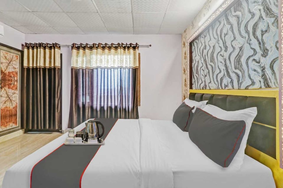 POP 80706J Hotel A V Hospitality , Gomti Nagar Lucknow, Lucknow