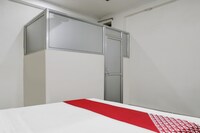 OYO Flagship Devi P G