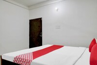 OYO Flagship Devi P G