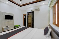 Collection O Hotel A Grand