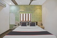 Collection O Hotel A Grand
