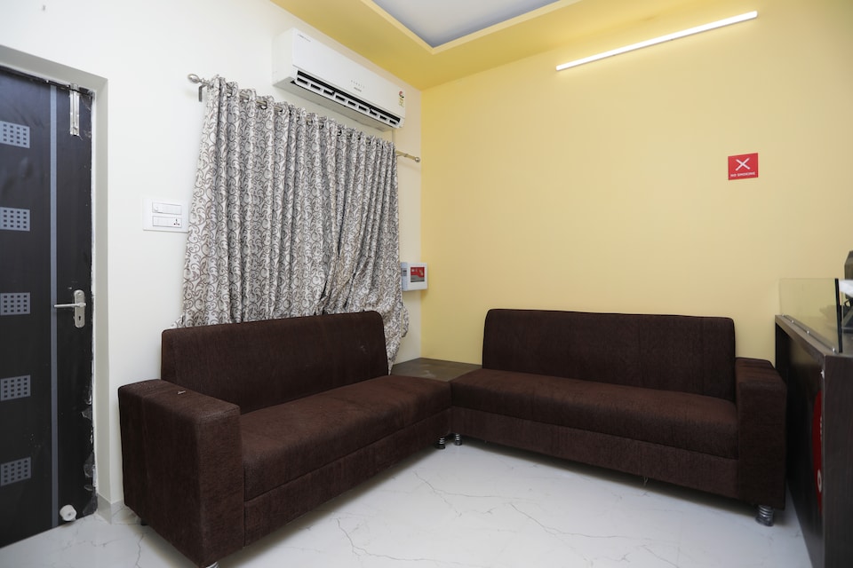 Hotel O Greenview Inn, Indira Nagar Lucknow, Lucknow