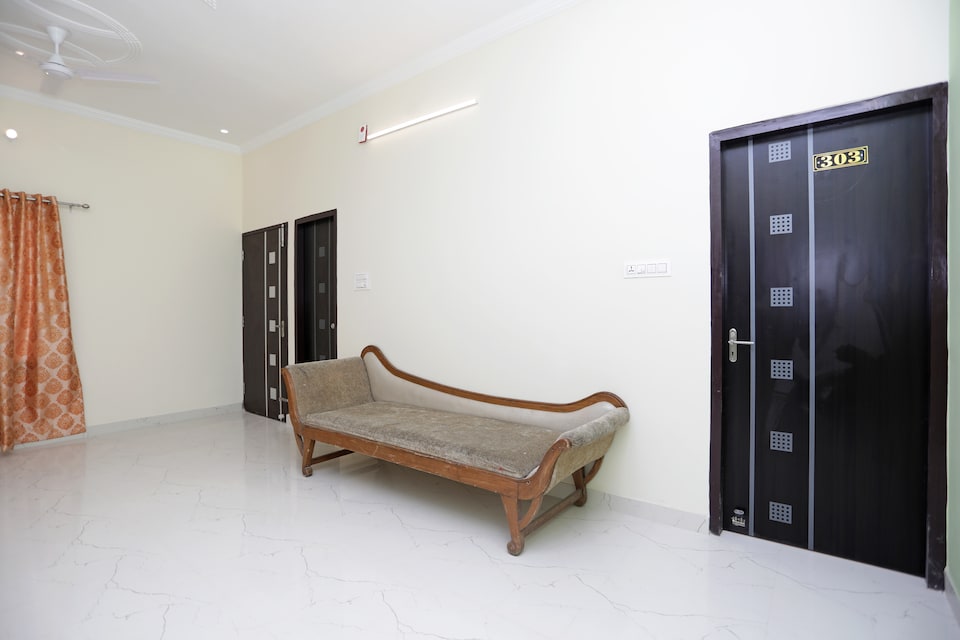 Hotel O Greenview Inn, Indira Nagar Lucknow, Lucknow