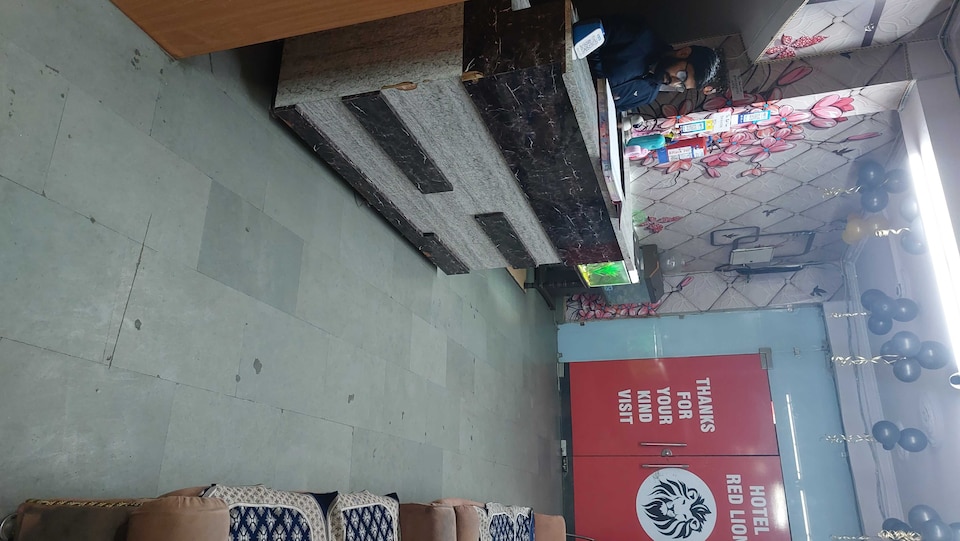 OYO Hotel Red Lion, Faridabad, Faridabad