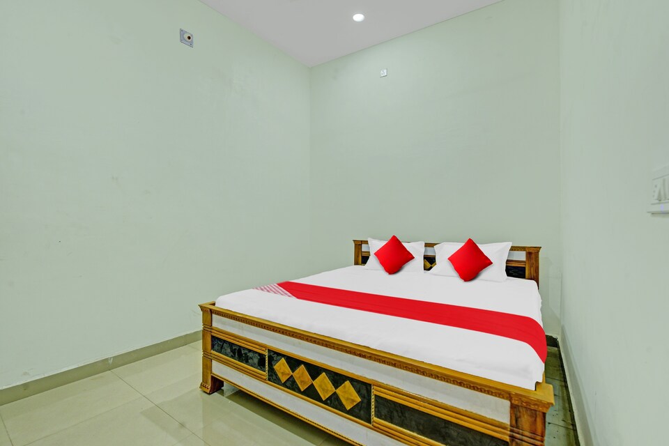 Flagship Hotel Shalimar Guest House, Flagship Jamshedpur, Book ₹799 OYO