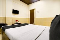 OYO Flagship Kavish Lodging & Boarding