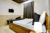 OYO Flagship Kavish Lodging & Boarding