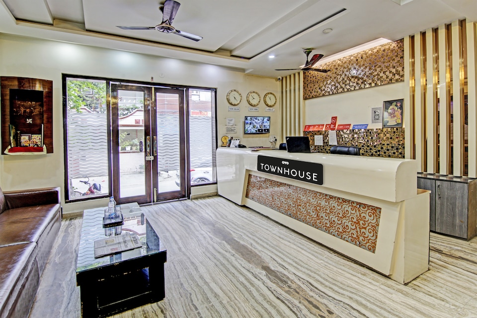 Townhouse Grand Inn, Vaishali Kaushambi Metro, Ghaziabad