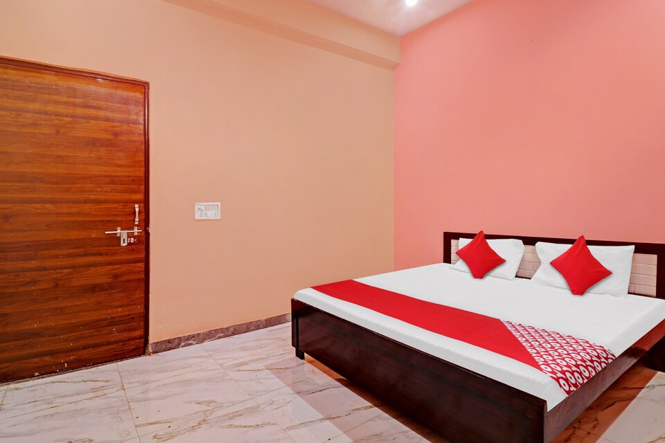 SPOT ON Om Hotel & Restaurant, Taj East Gate Road Agra, Agra