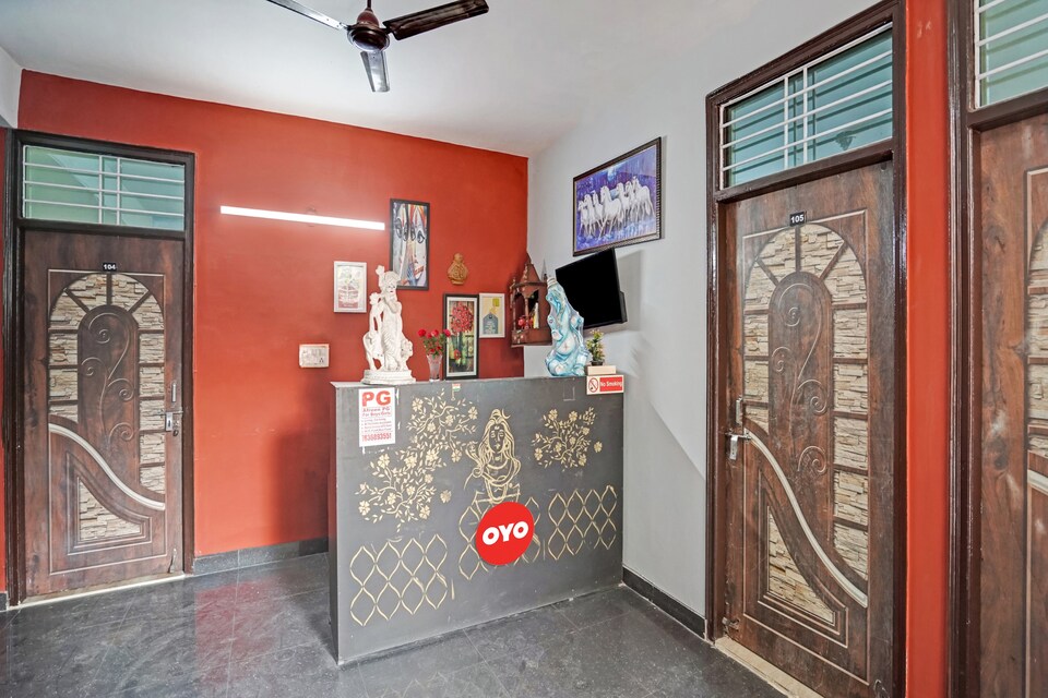 OYO Flagship Hotel Noida King Near Noida Sector 76 Metro Station, Noida City, Noida