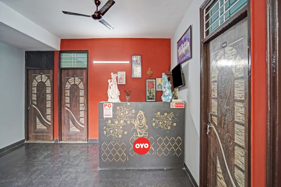 OYO Flagship Hotel Noida King Near Noida Sector 76 Metro Station, Noida City, Noida