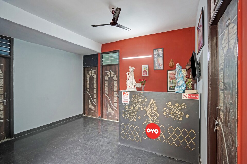 OYO Flagship Hotel Noida King Near Noida Sector 76 Metro Station, Noida City, Noida