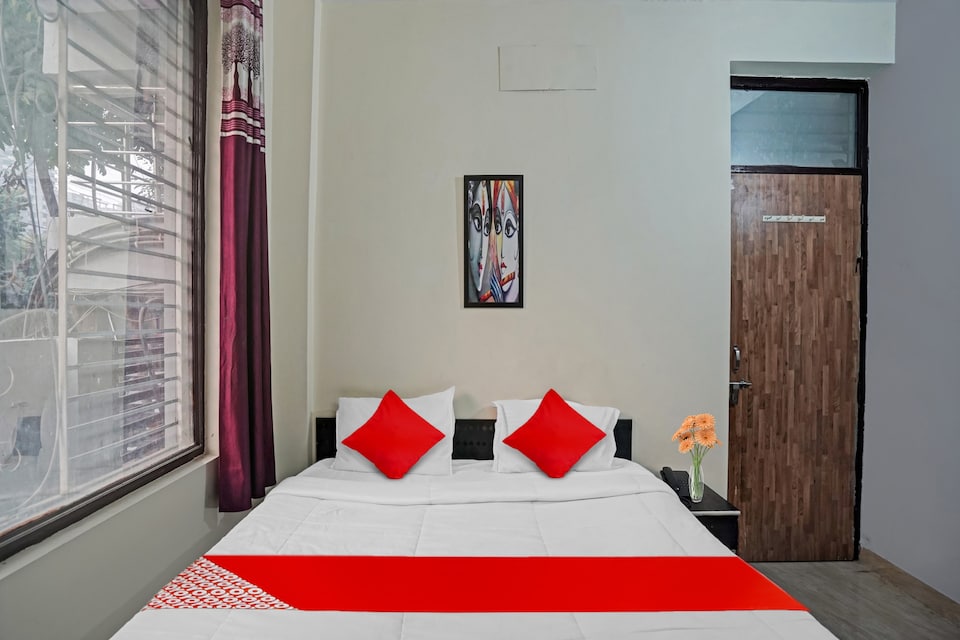 OYO Flagship Hotel Noida King Near Noida Sector 76 Metro Station, Noida City, Noida