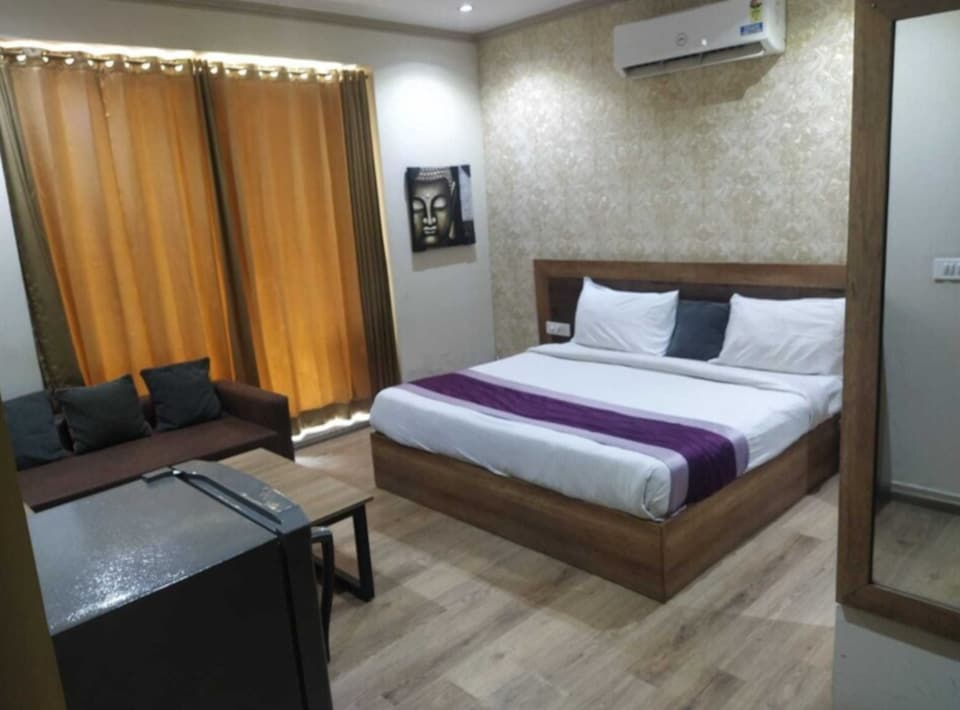 Hotel O Drippy Stays, Old Gurgaon, Gurgaon