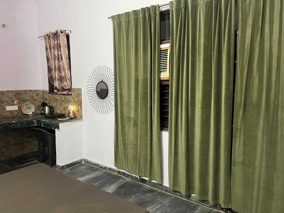 Hotel O Drippy Stays, Old Gurgaon, Gurgaon