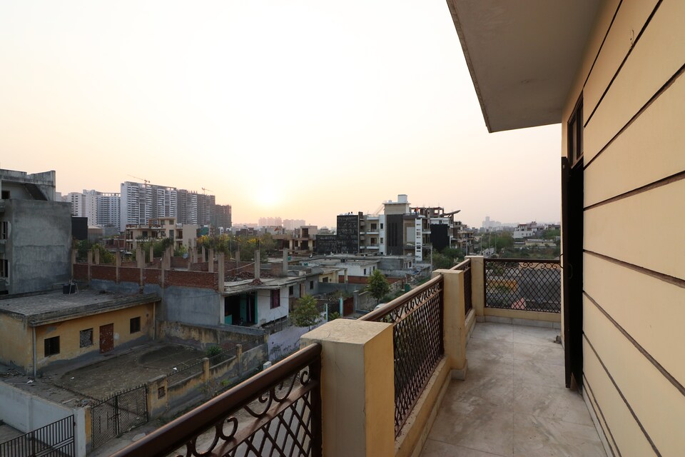 OYO 12774 Akash Residency, Noida Expressway SEZ, Noida