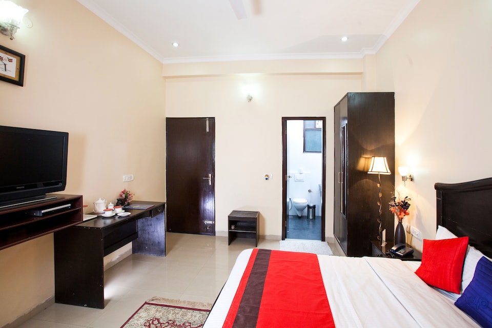 OYO Rooms 099 Sector 28, Huda 2, Gurgaon