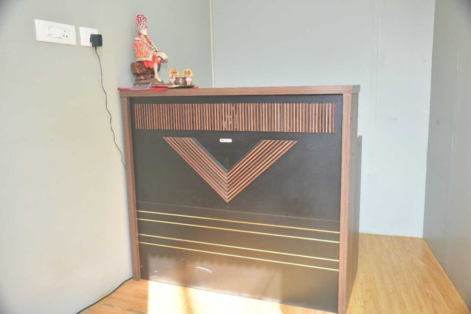 POP A Hotel Brown Wood Near PVR Ansal Plaza Greater Noida, Greater Noida, Noida