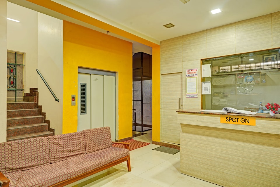 SPOT ON Sajjan Comfort Near Lalbagh Botanical Garden, Majestic Bangalore, Bangalore