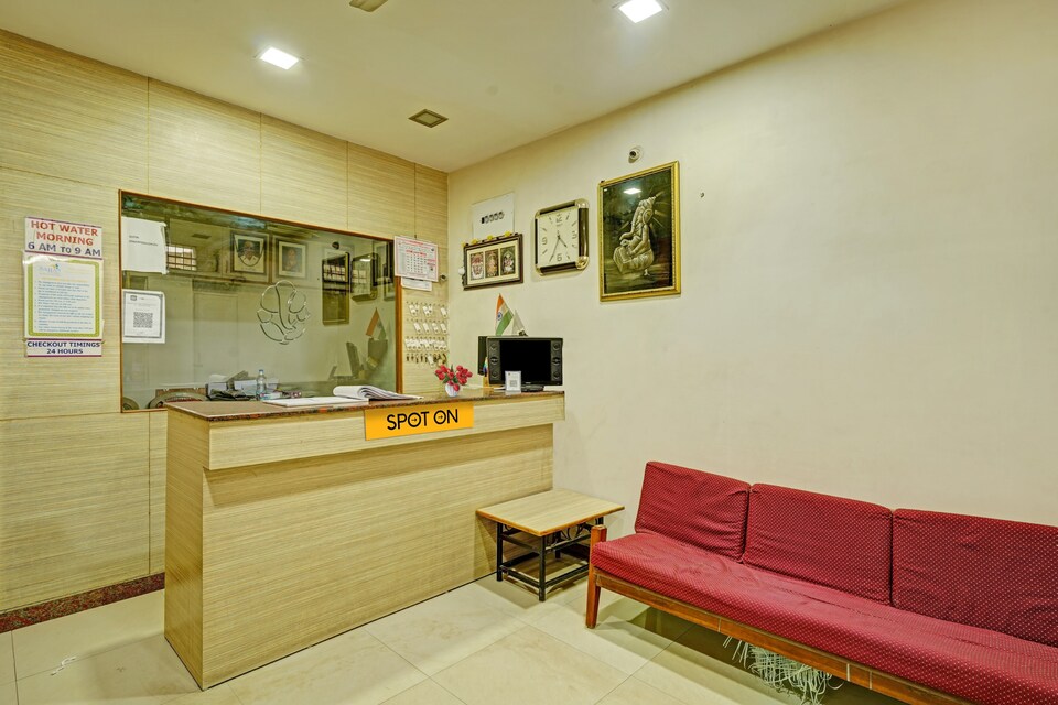 SPOT ON Sajjan Comfort Near Lalbagh Botanical Garden, Majestic Bangalore, Bangalore