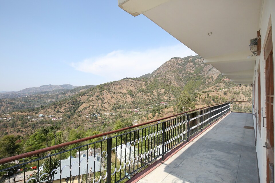 OYO 12795 Home 2BHK Hill View Shoghi, Shoghi Shimla, Shimla