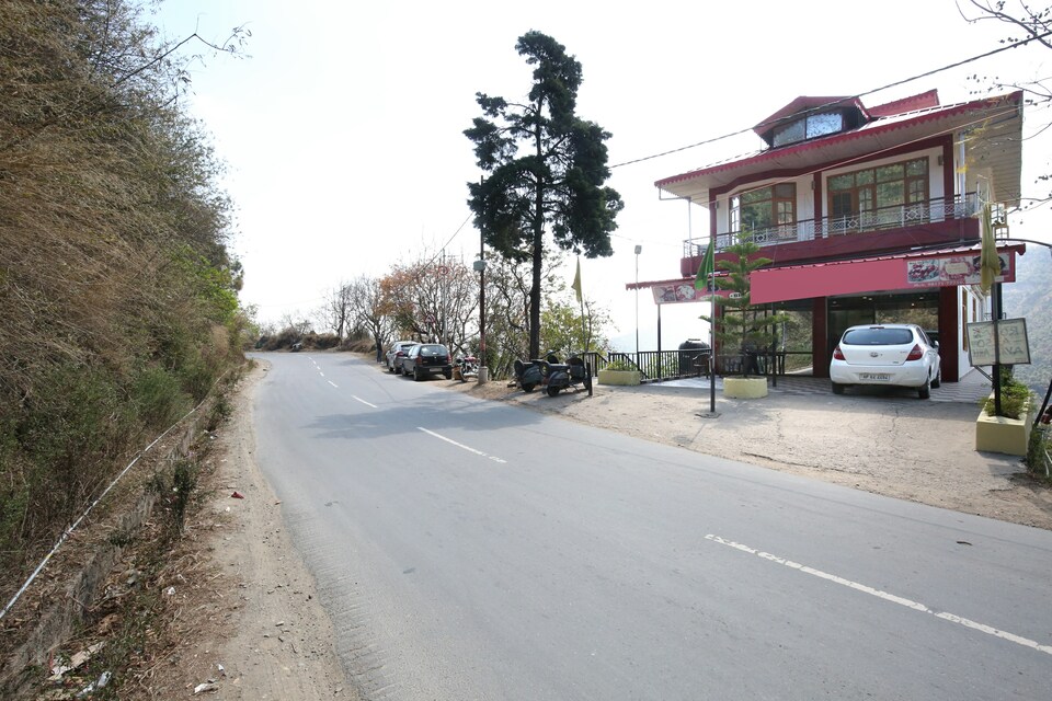 OYO Home 12796 Studios Hill View, Solan, Solan