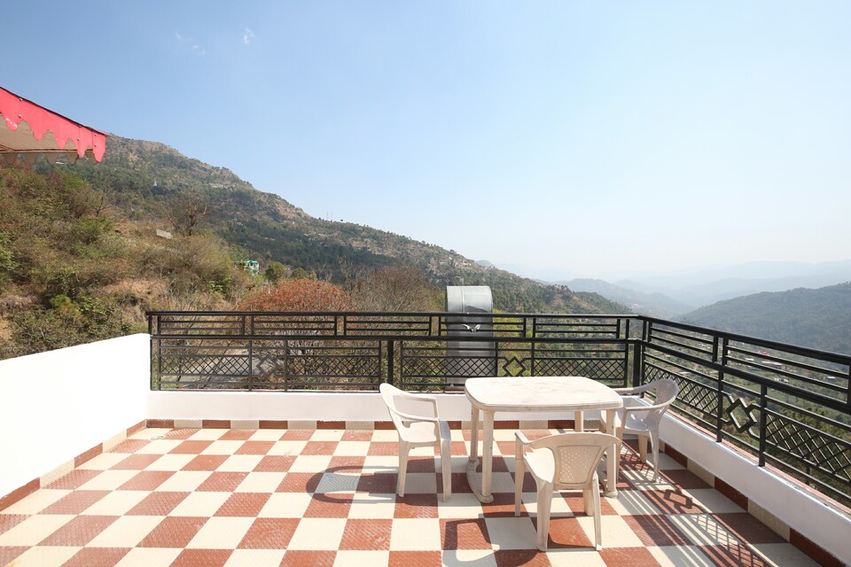 OYO Home 12796 Studios Hill View, Solan, Solan