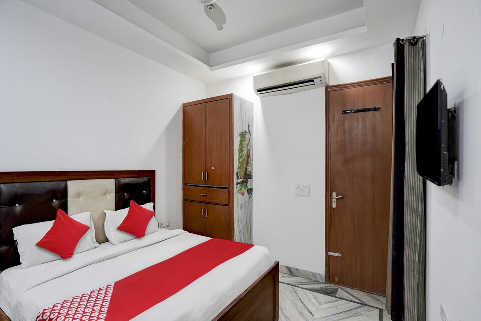 POP H K Hotel Noida  Near NSEZ Metro Station, Noida Expressway SEZ, Noida