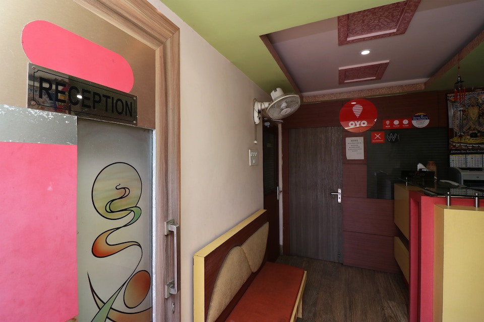 OYO 12803 Moon Light Hotel, VIP Road Kolkata, Kolkata