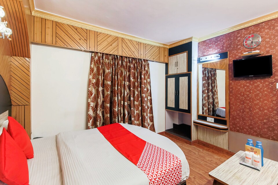 OYO 12815 HS Ram Bazar, The Mall Road-Shimla, Shimla