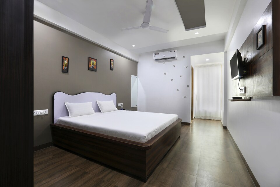 OYO 12817 व्हाइट हाउस बीच रिसॉर्ट, Alibag- Kashid- murud, अलीबाग