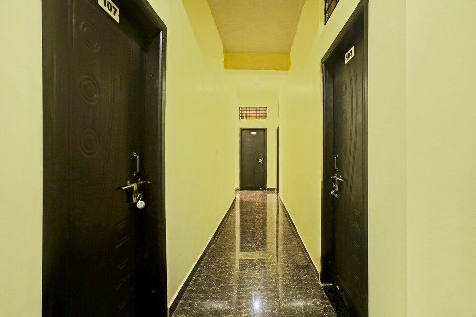 Hotel O SMALL TOWN, Vijay Nagar - Jabalpur, Jabalpur
