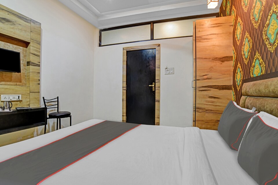 Collection O Hotel Saurabh New, Vijay Nagar Indore, Indore