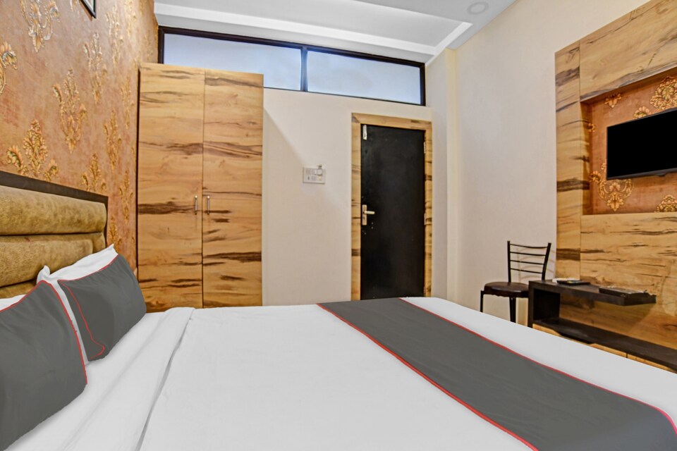 Collection O Hotel Saurabh New, Vijay Nagar Indore, Indore