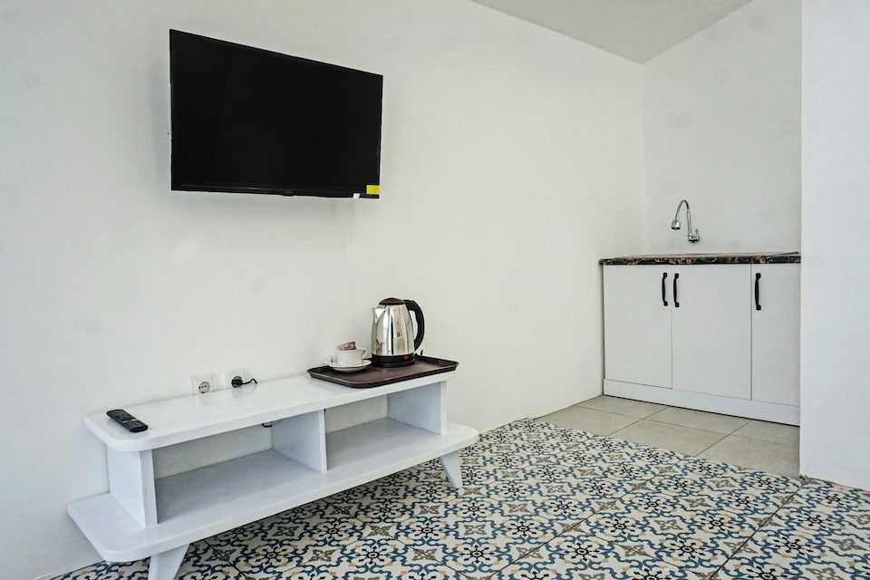 Collection O near Aviary Park Indonesia formerly Ellada Garden, Bintaro, South Tangerang