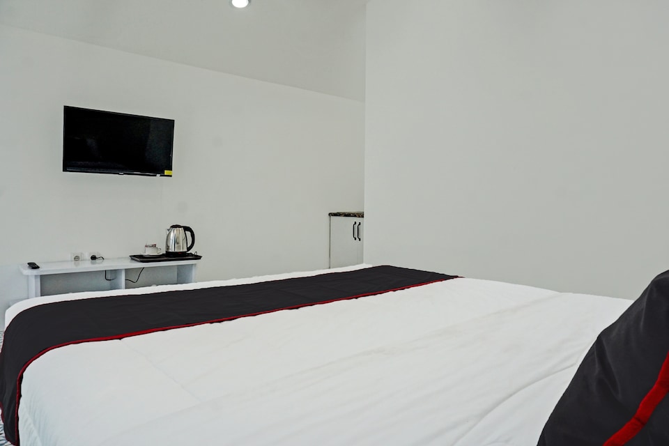 Collection O near Aviary Park Indonesia formerly Ellada Garden, Bintaro, South Tangerang