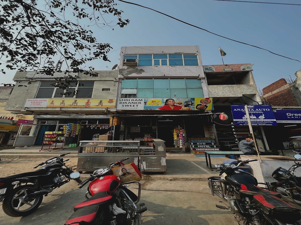 Hotel O C Yaduvanshi Inn, Faridabad, Faridabad