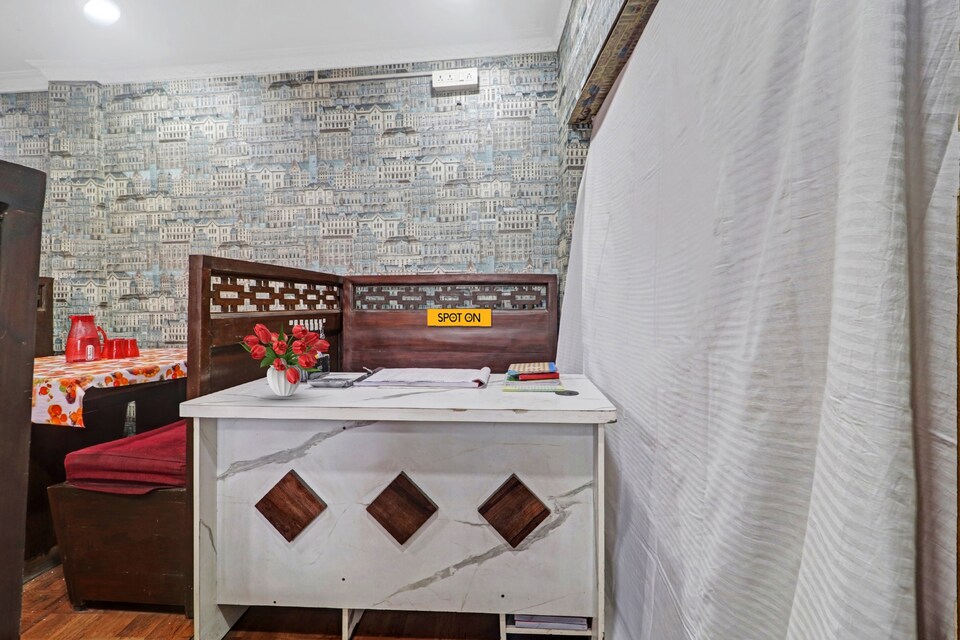 POP Padma Lodge Near Hyderabad Central, Ameerpet, Hyderabad