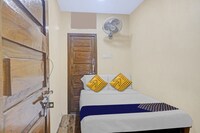 POP Padma Lodge Near Hyderabad Central