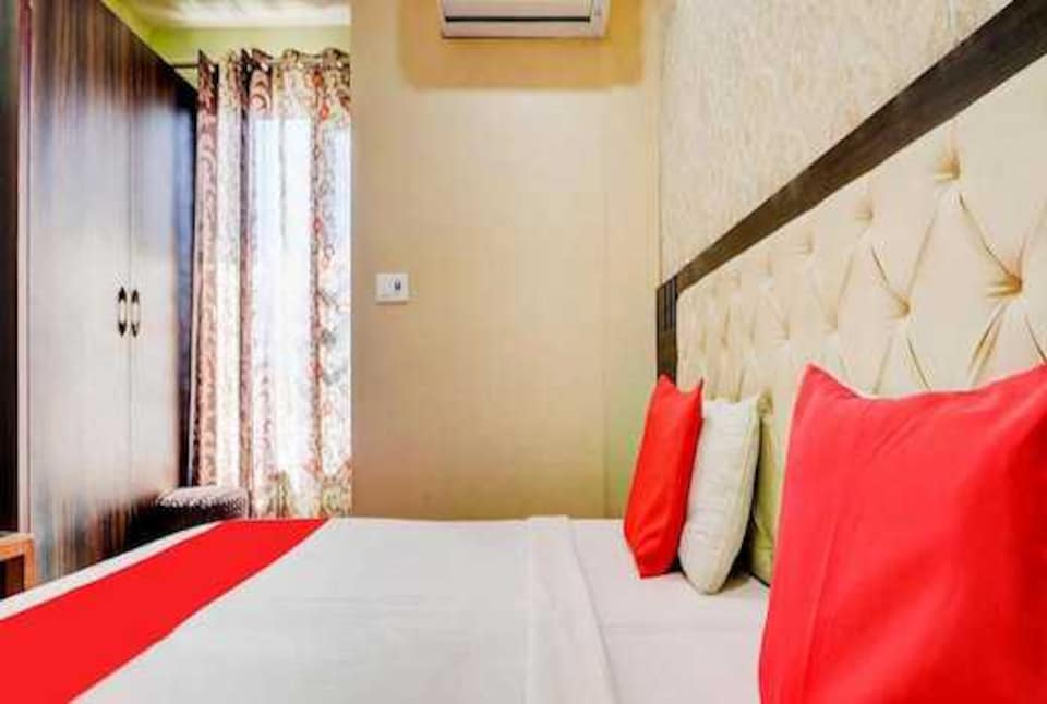 OYO 80778A Anat Hotel , Zirakpur, Zirakpur