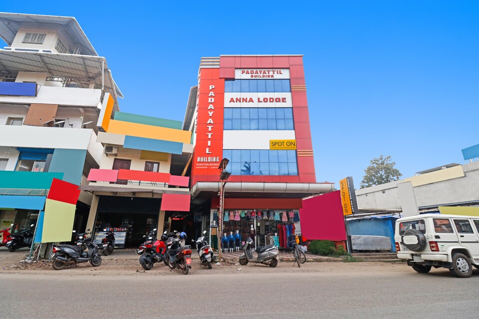 SPOT ON Royal Anna Non Ac Rooms, Ankamaly Airport Kochi, Kochi