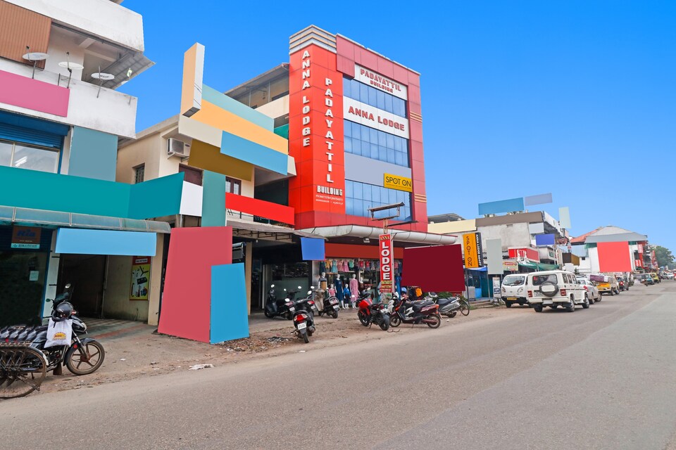 SPOT ON Royal Anna Non Ac Rooms, Ankamaly Airport Kochi, Kochi